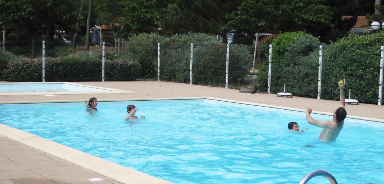 Ulvf Les Hibiscus Hotel Saint-Jean-de-Monts Exterior photo